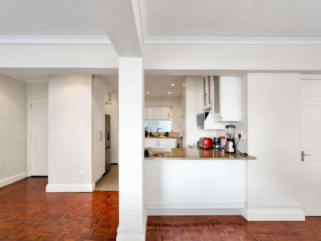 To Let 2 Bedroom Property for Rent in Sea Point Western Cape